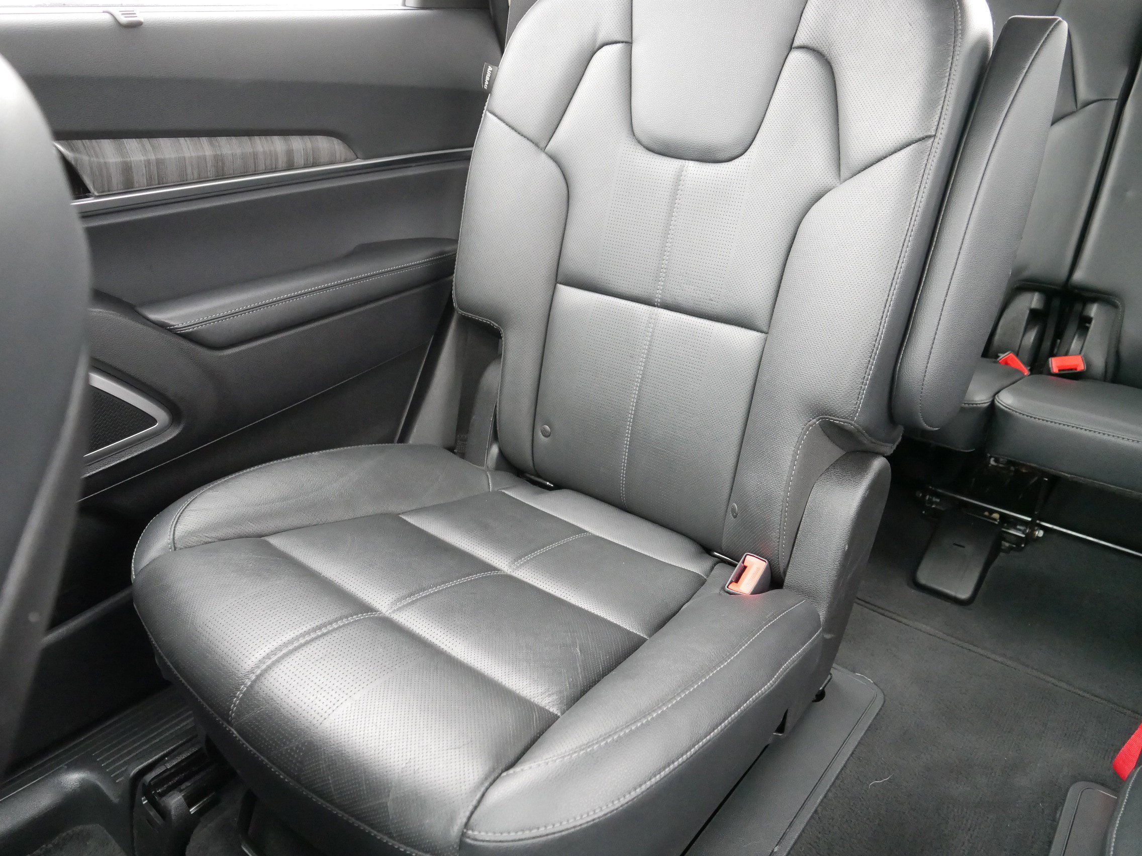 Certified 2024 Kia Telluride EX w/ EX Captain's Chair Package image 12