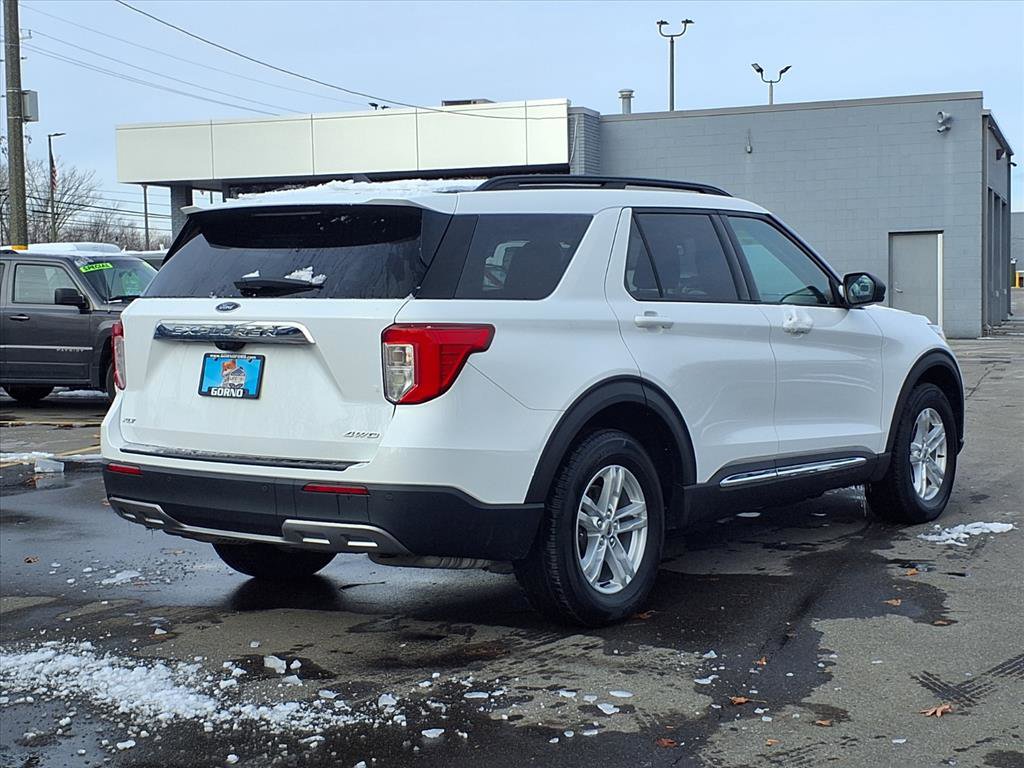 Used 2021 Ford Explorer XLT w/ Equipment Group 202A image 2