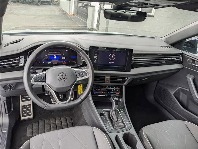 Used 2025 Volkswagen Jetta Sport image 14