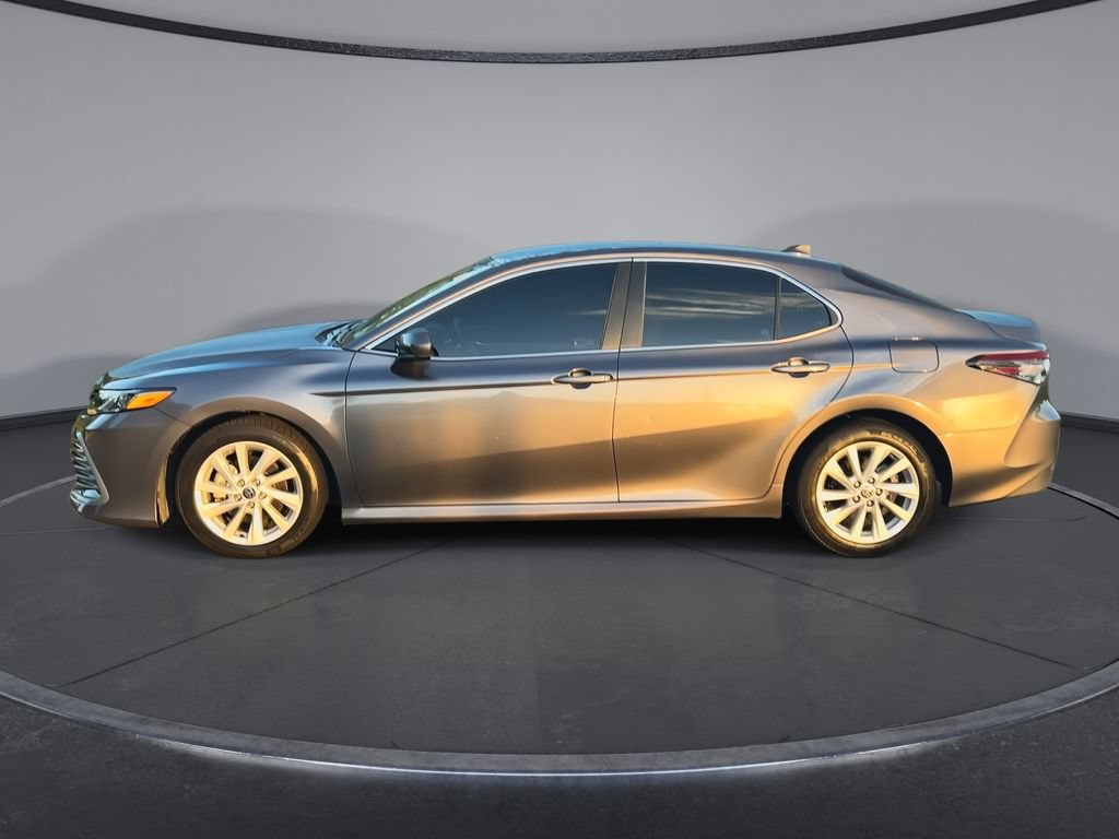 Used 2023 Toyota Camry LE FWD image 5