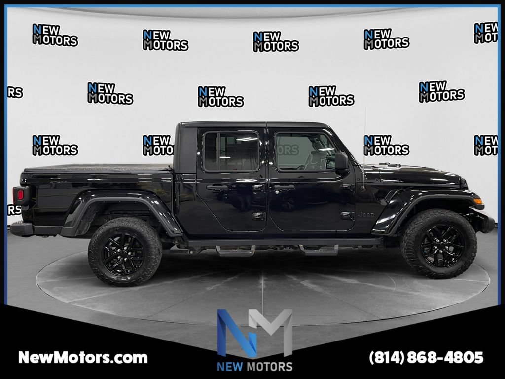 Used 2023 Jeep Gladiator Sport AWD/4WD image 6
