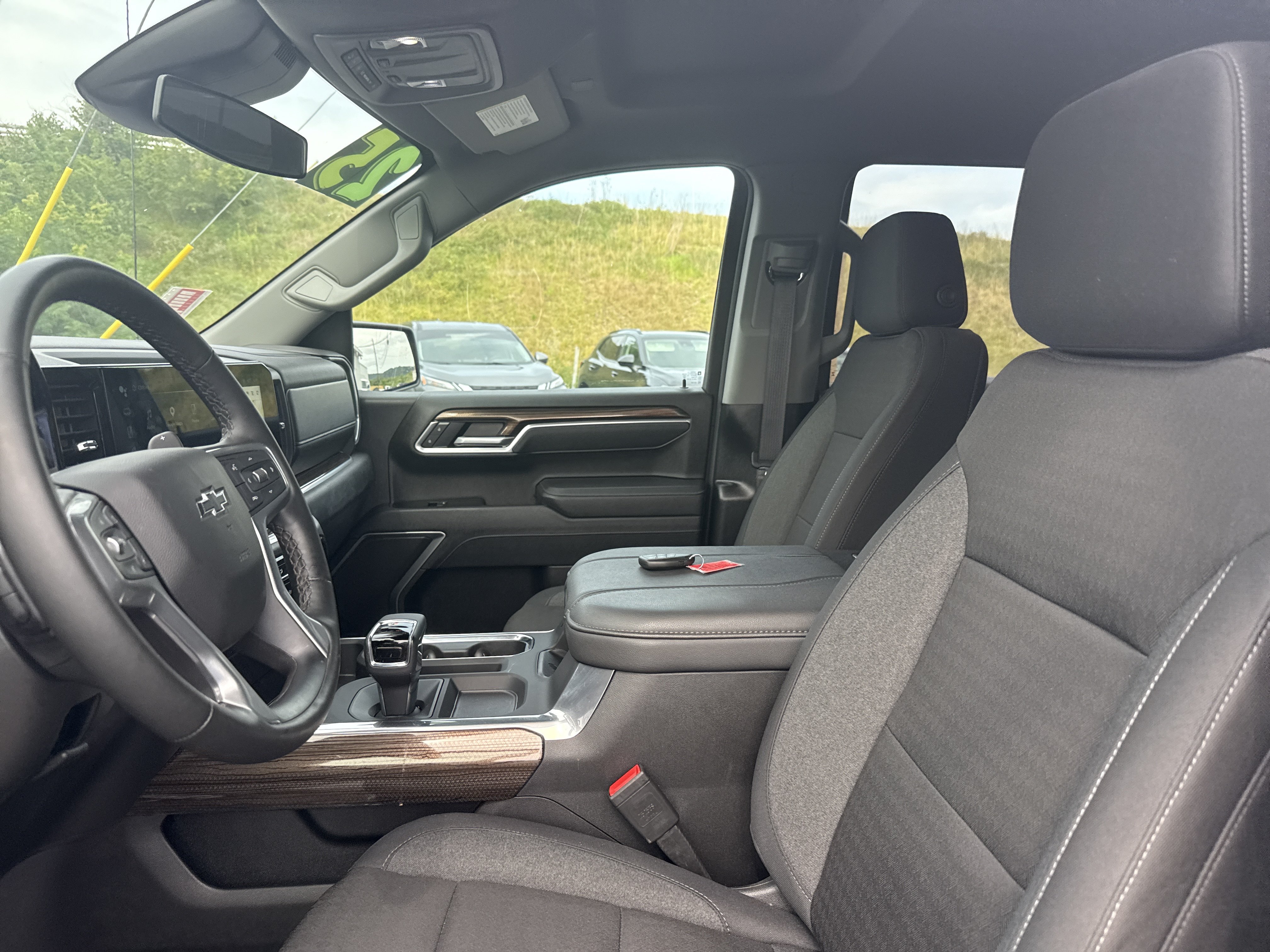 Used 2025 Chevrolet Silverado 1500 RST AWD/4WD image 12
