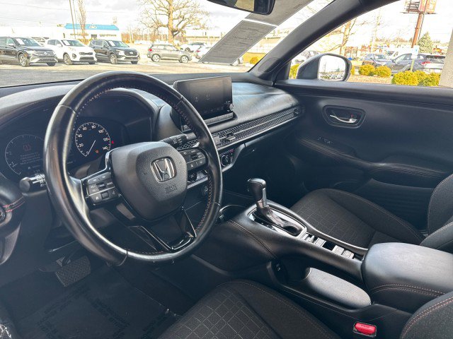 Used 2025 Honda HR-V Sport image 11