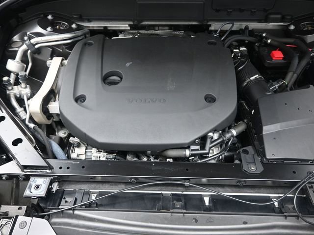 Used 2023 Volvo XC60 B6 Ultimate w/ Protection Package Premier image 32