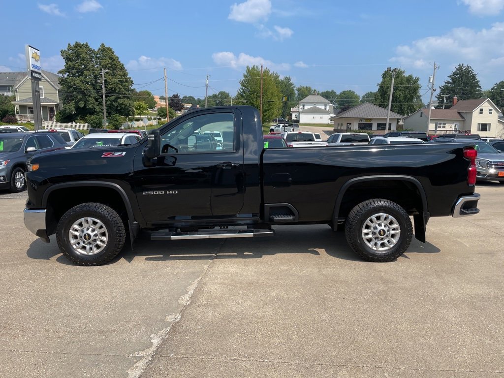 Used 2024 Chevrolet Silverado 2500 LT w/ Convenience Package image 2