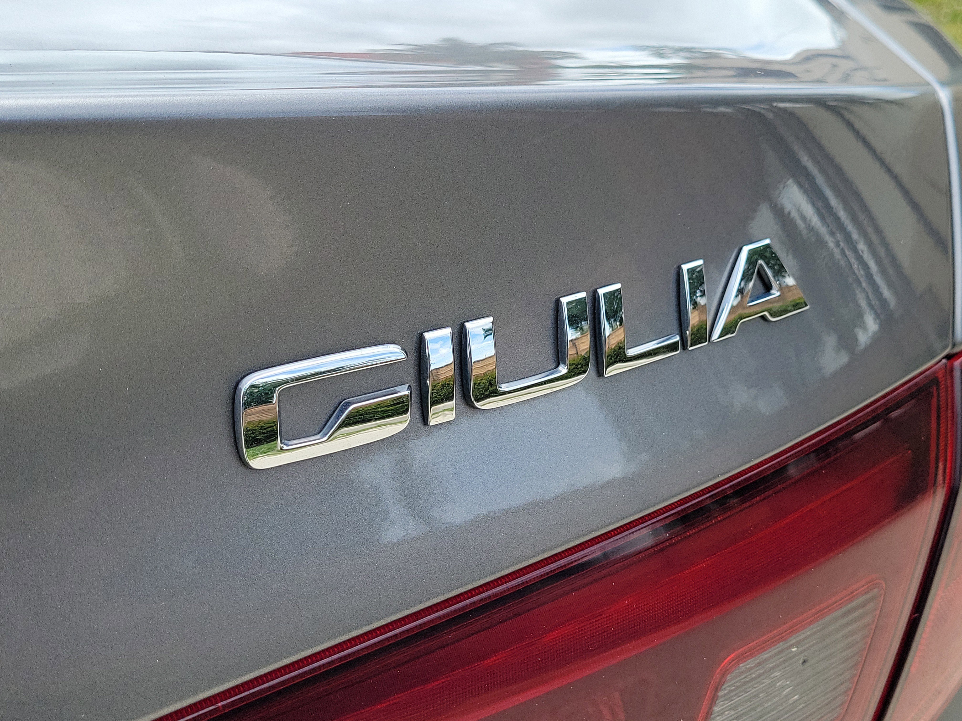 Used 2019 Alfa Romeo Giulia AWD w/ Cold Weather Package image 8