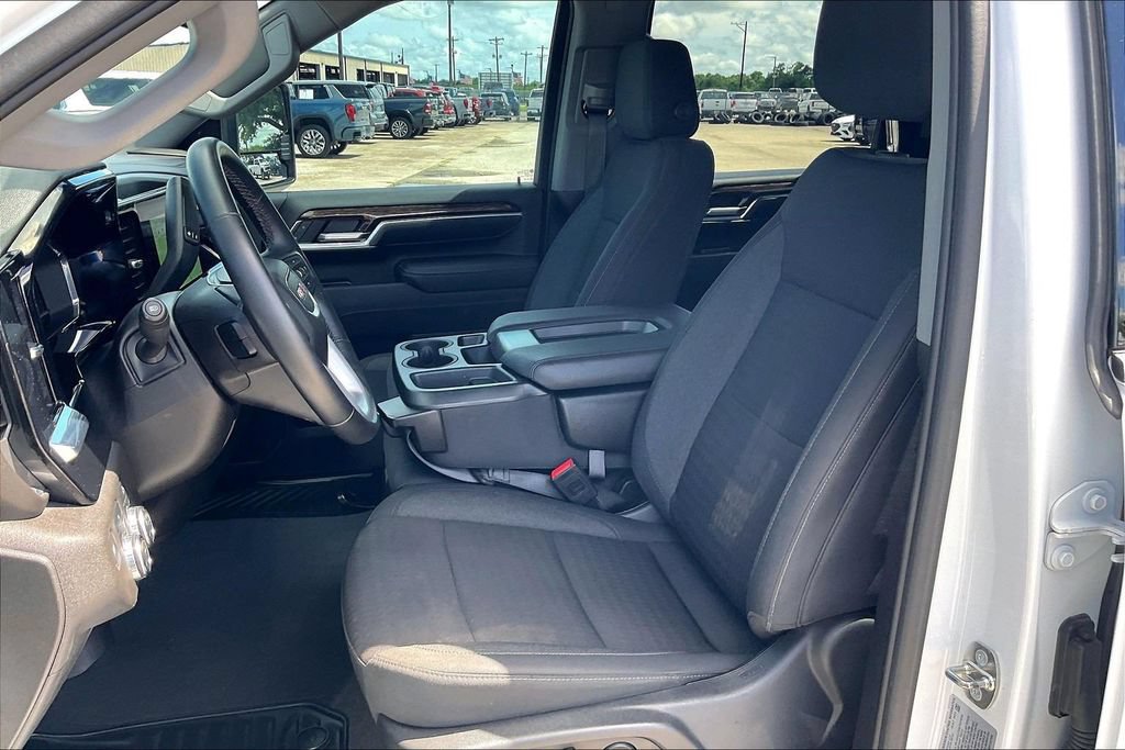 Used 2024 GMC Sierra 2500 SLE w/ SLE Value Package; AWD/4WD image 18