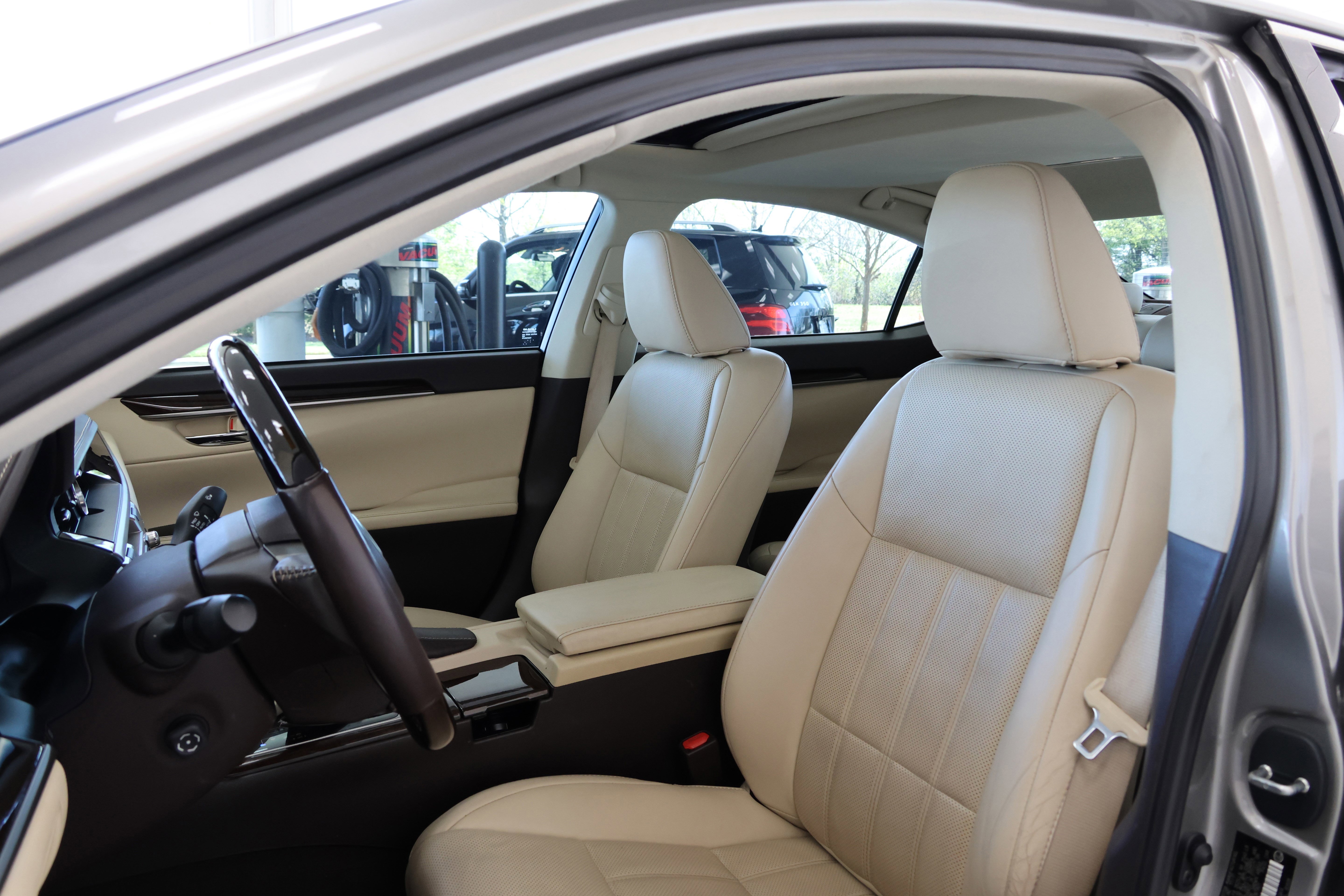 Used 2018 Lexus ES 350 350 w/ Luxury Package w/Wood Trim image 35