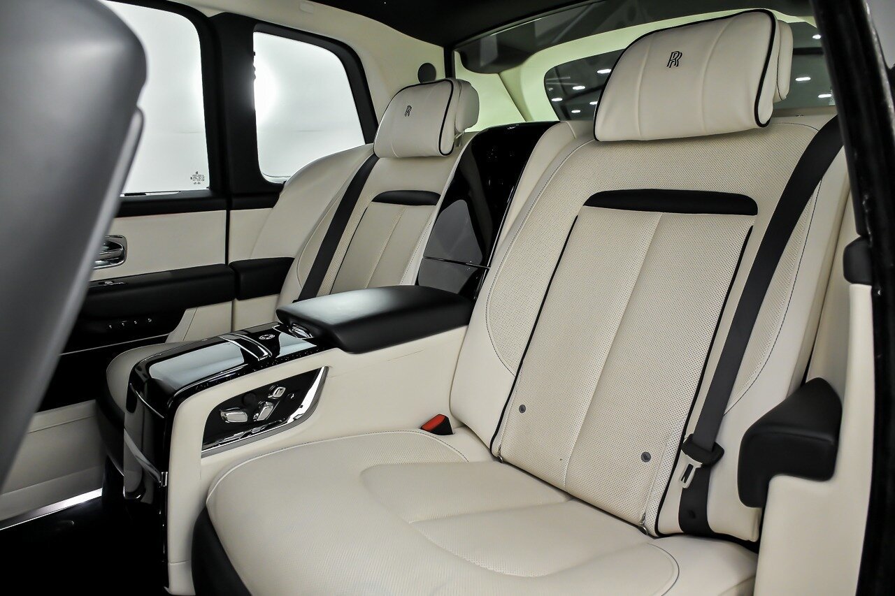Used 2021 Rolls-Royce Cullinan AWD/4WD image 24
