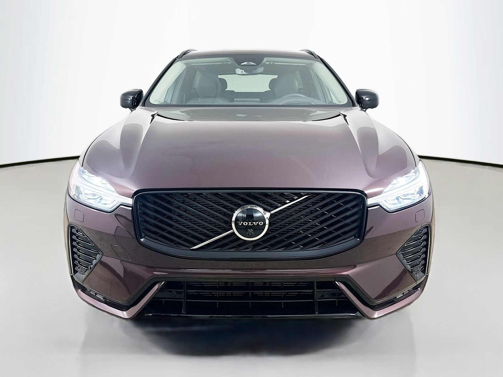 New 2026 Volvo XC60 B5 Ultra w/ Protection Package Premier AWD/4WD image 2