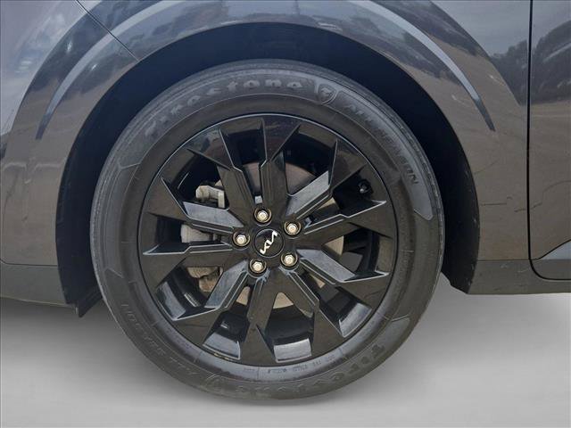 Used 2023 Kia Carnival SX FWD image 24