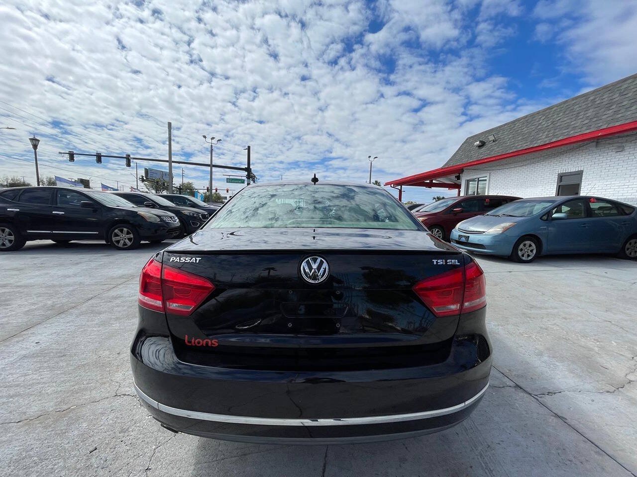 Used 2014 Volkswagen Passat 1.8T SEL Premium FWD image 15
