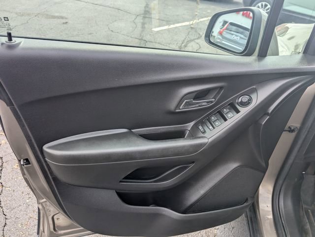 Used 2022 Chevrolet Trax LT w/ Driver Confidence Package AWD/4WD image 15