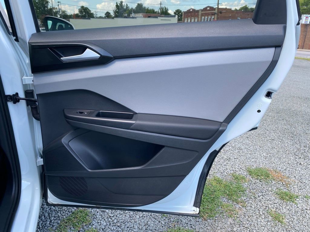 Used 2023 Volkswagen Taos SE image 19