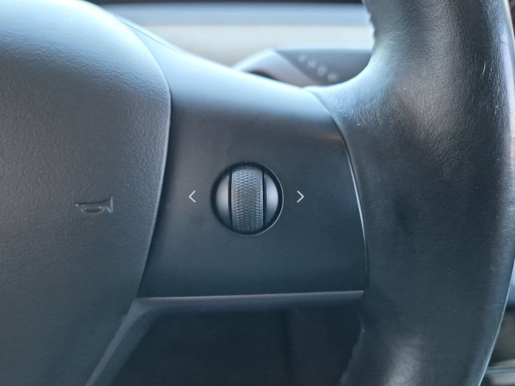 Used 2018 Tesla Model 3 Long Range RWD image 25