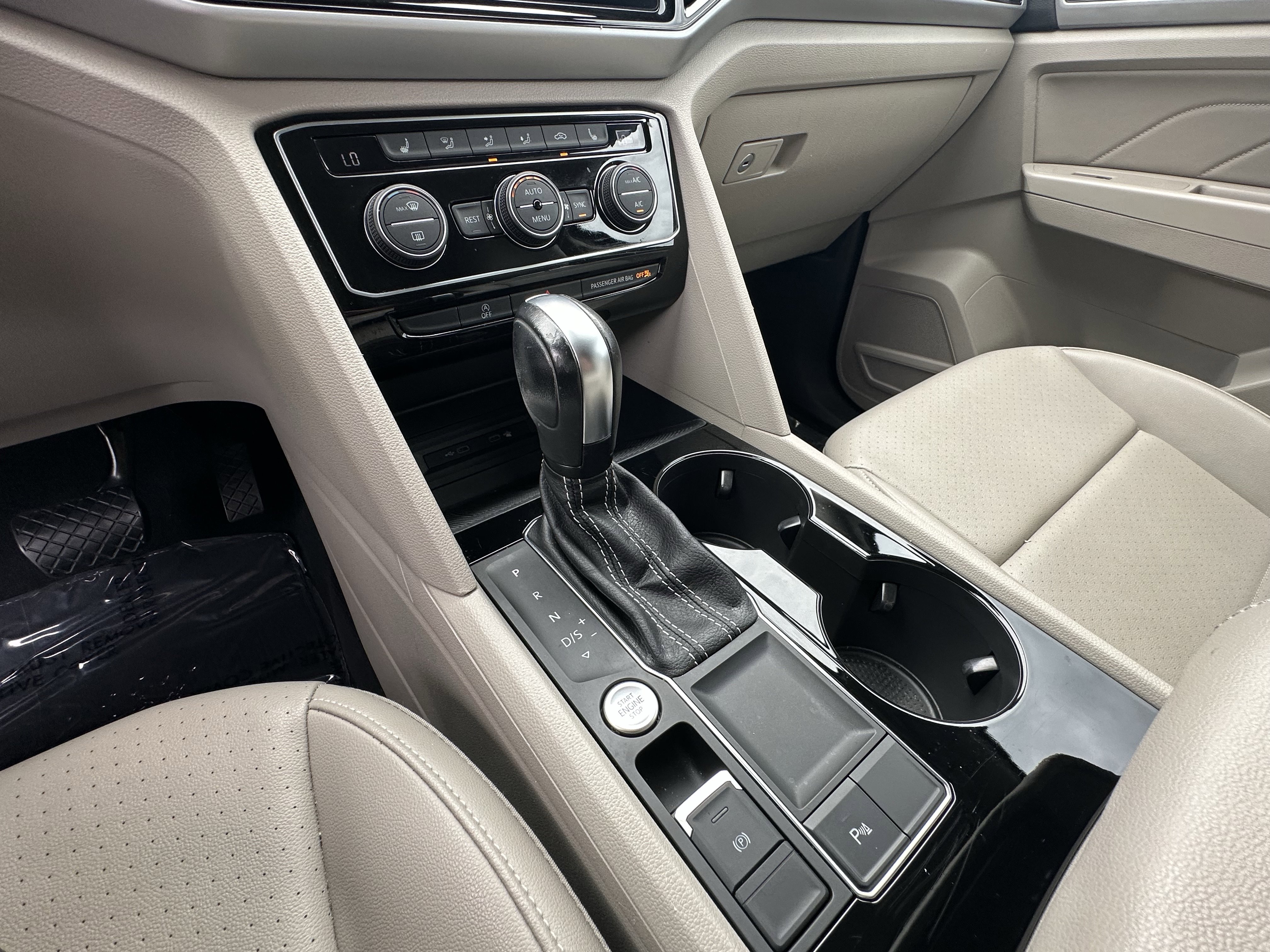 Used 2022 Volkswagen Atlas SE w/ Black Wheel Package image 27