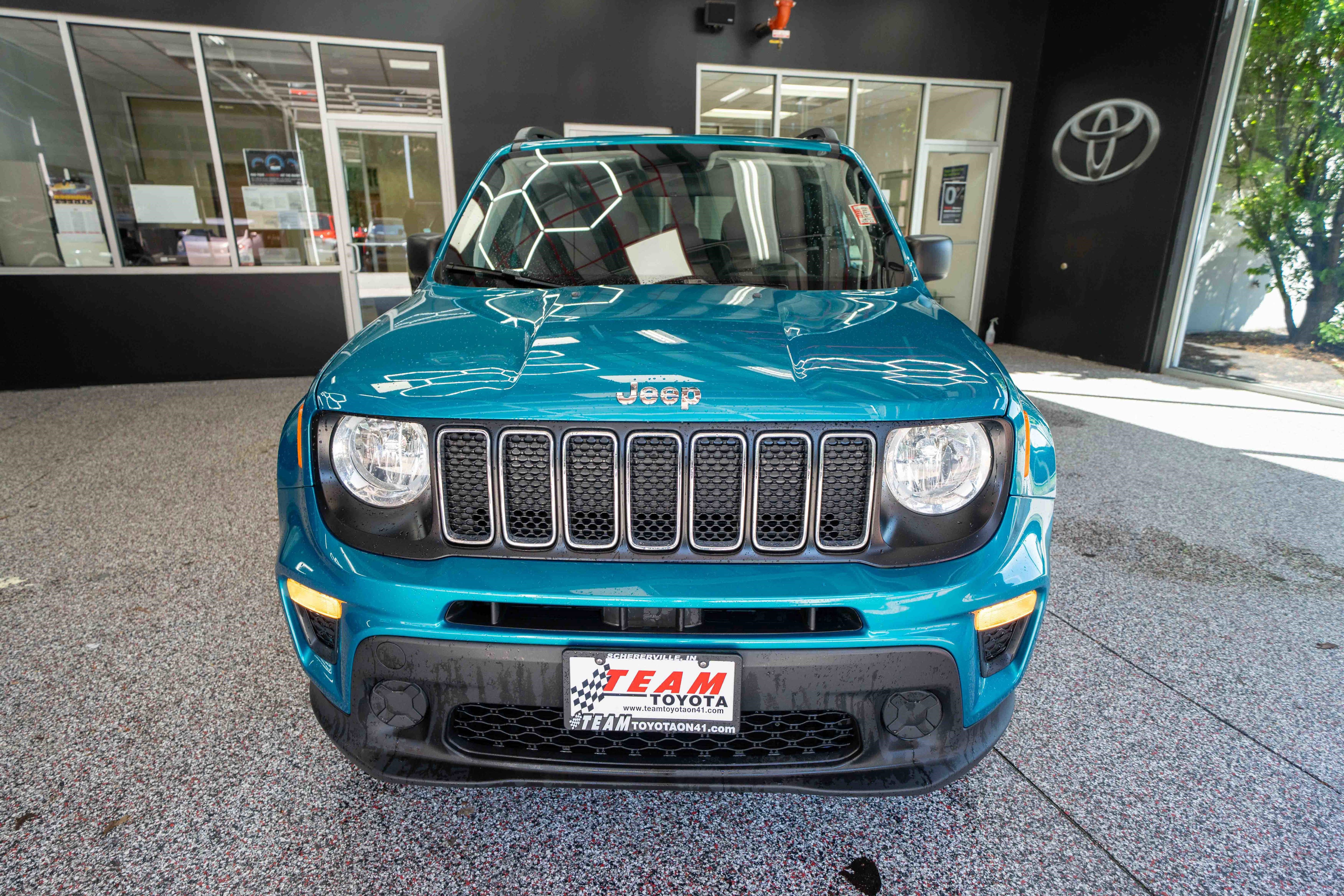 Used 2020 Jeep Renegade Sport w/ Sport Appearance Group AWD/4WD image 6