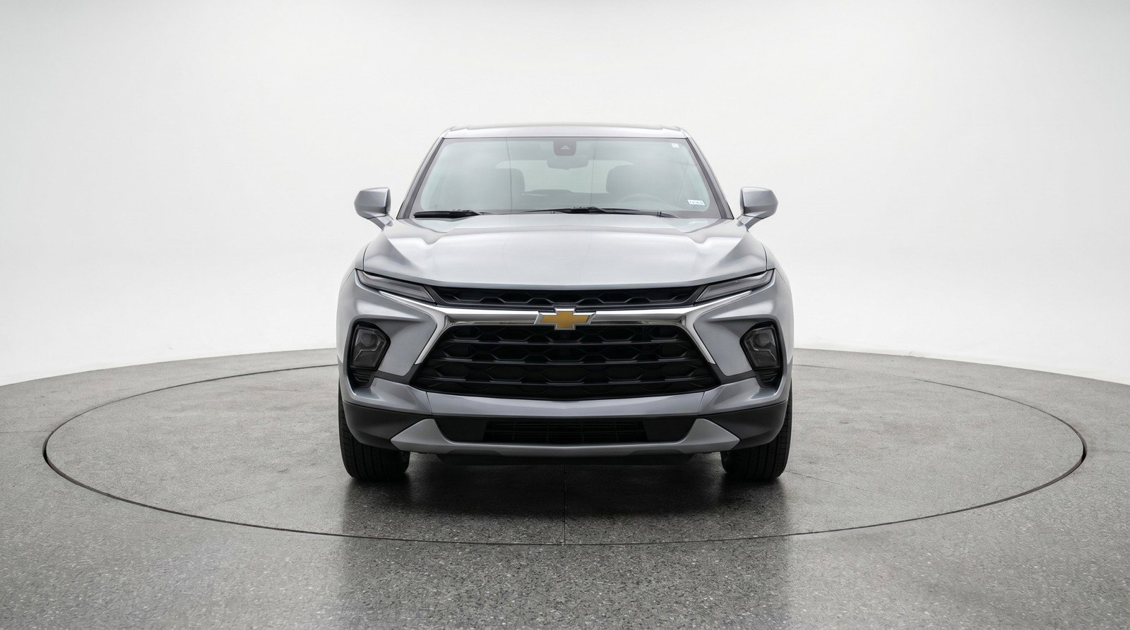 Used 2025 Chevrolet Blazer LT FWD image 2