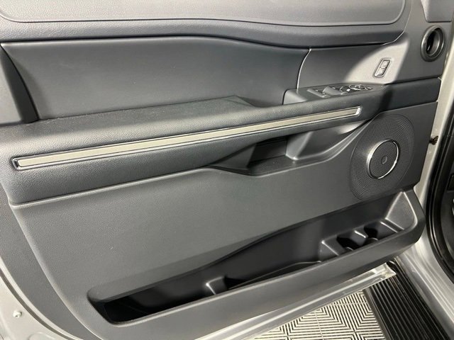 Used 2024 Ford Expedition XLT image 30