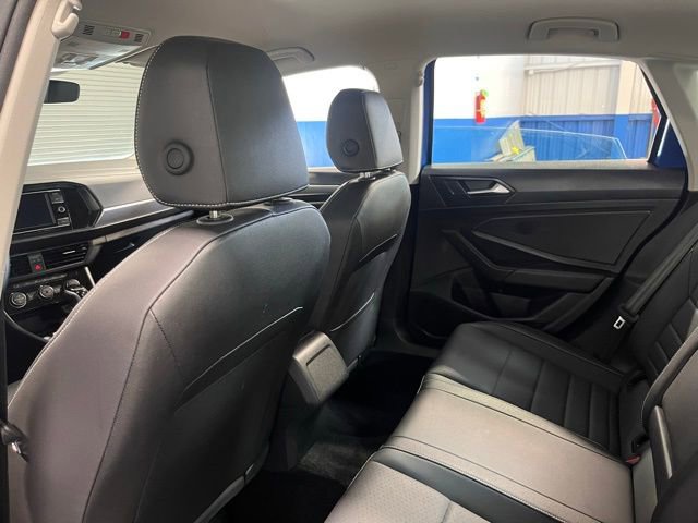 Used 2024 Volkswagen Jetta SE image 17