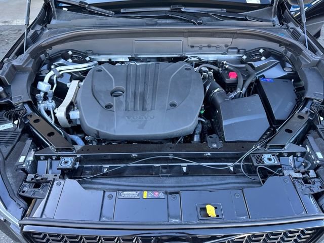 Used 2025 Volvo XC60 B5 Plus image 21