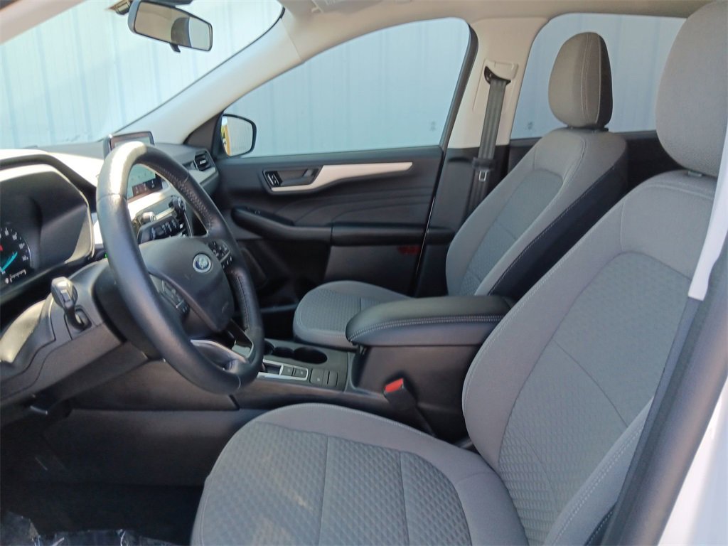 Used 2022 Ford Escape SE image 13