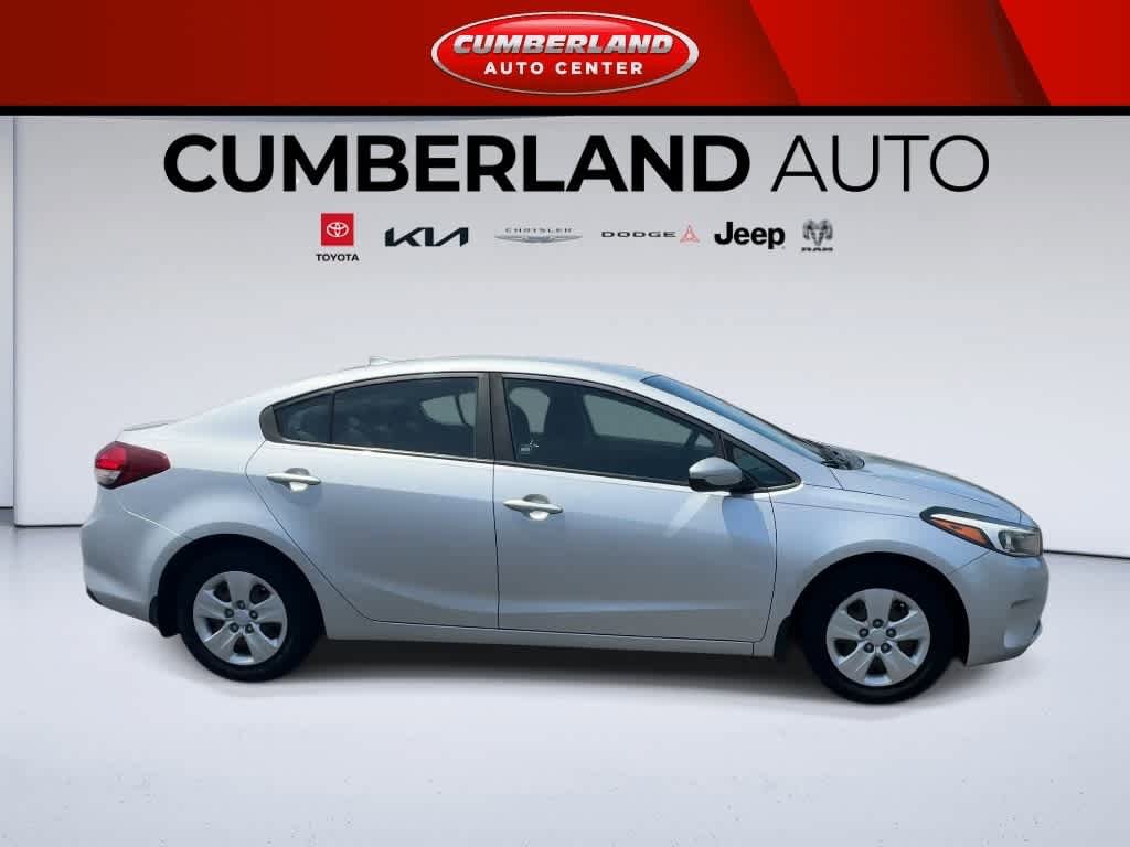Used 2017 Kia Forte LX image 9