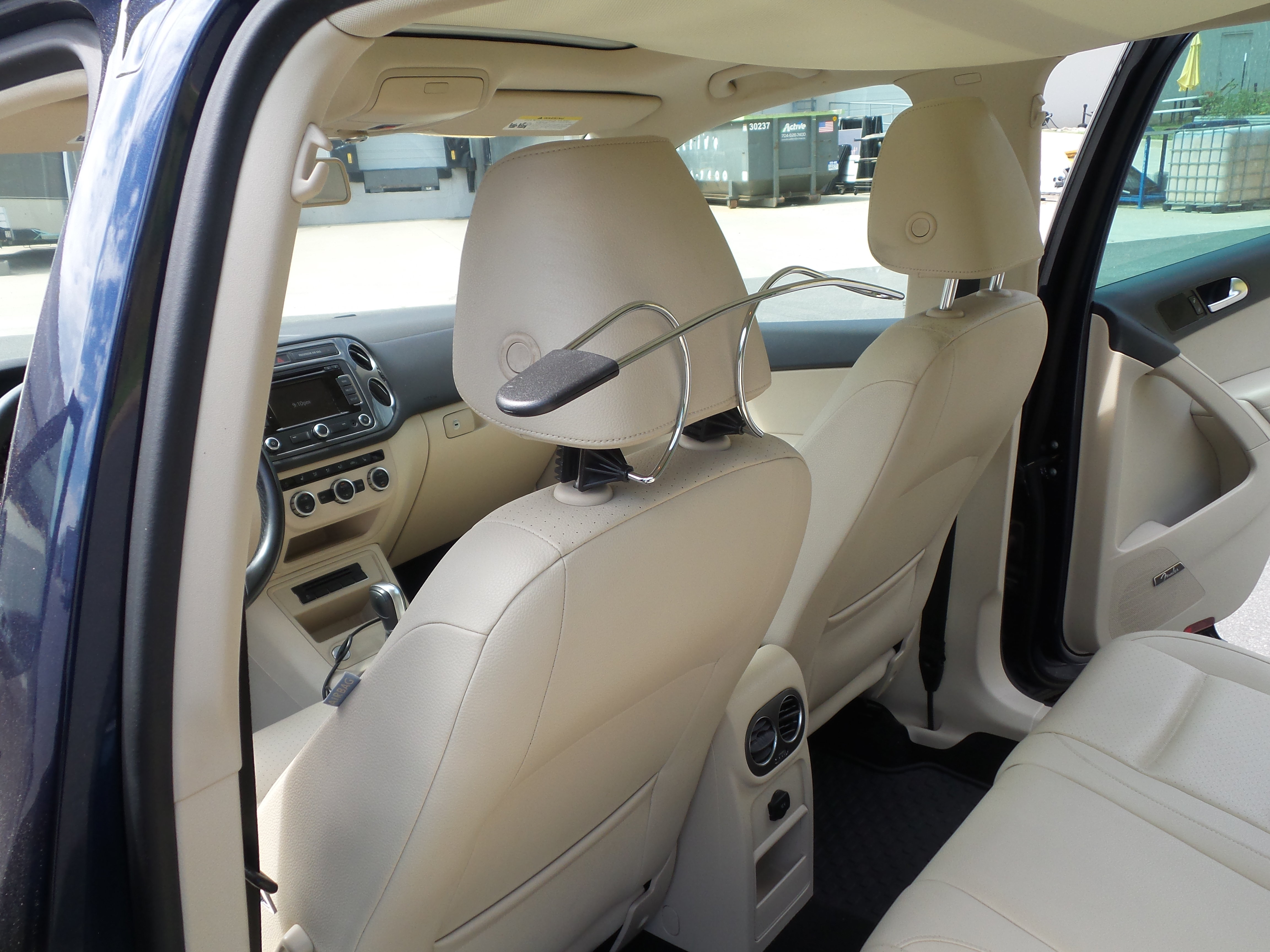 Used 2015 Volkswagen Tiguan SEL FWD image 25