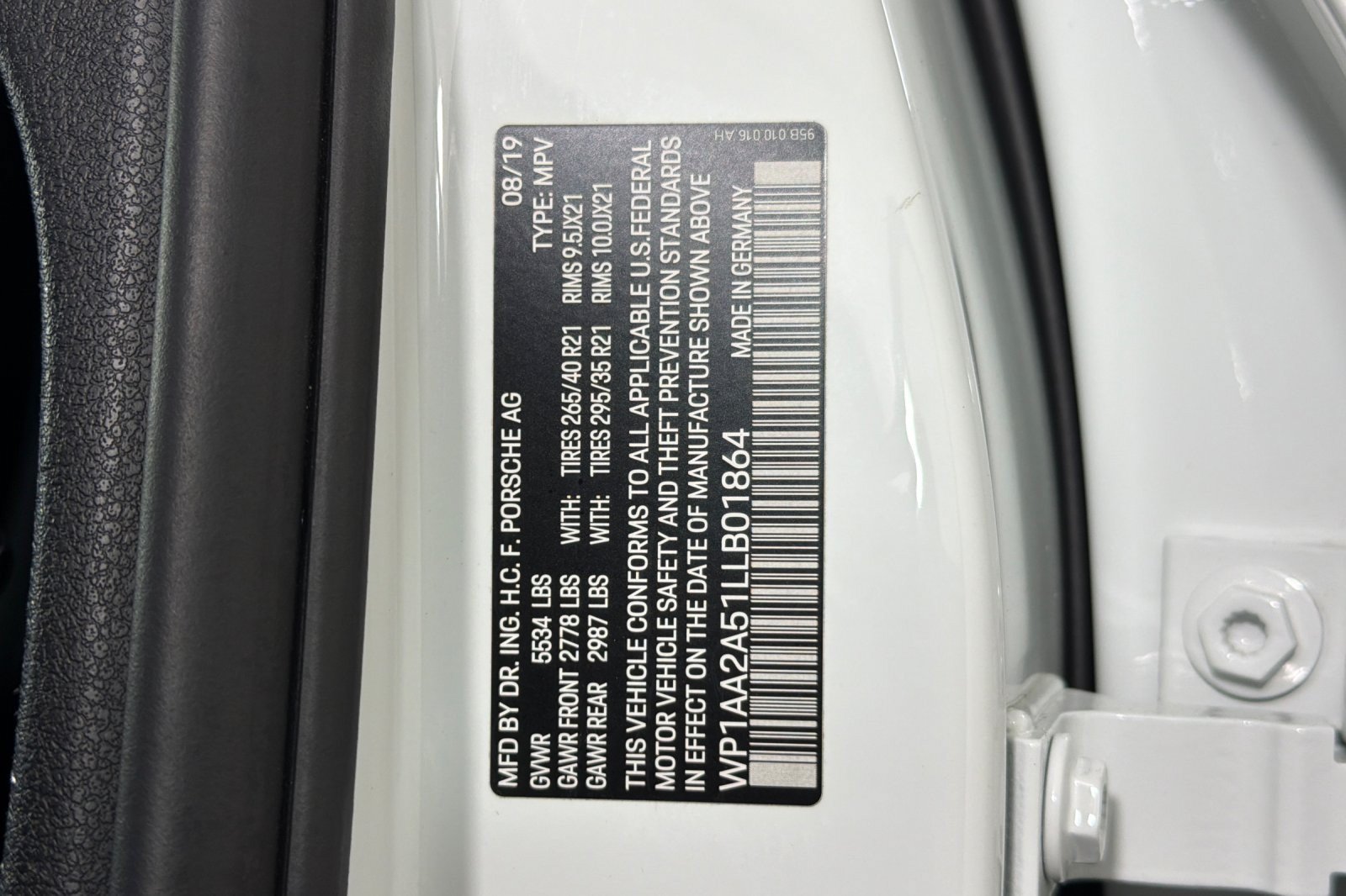 Used 2020 Porsche Macan AWD/4WD image 28