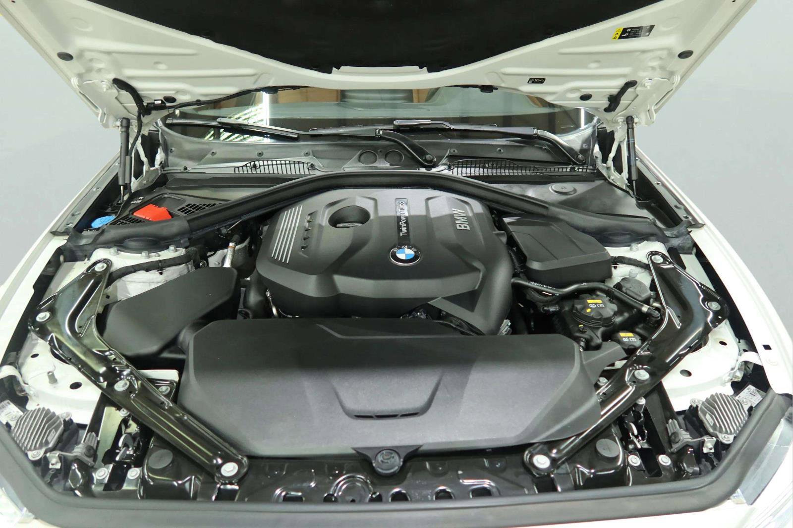 Used 2020 BMW 230i Convertible w/ Premium Package RWD image 40