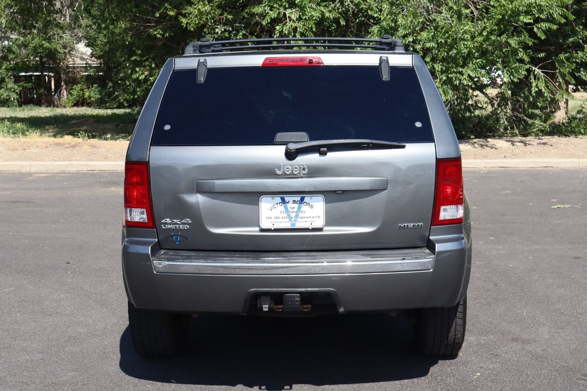 Used 2007 Jeep Grand Cherokee Limited w/ Trailer Tow Group IV AWD/4WD image 6