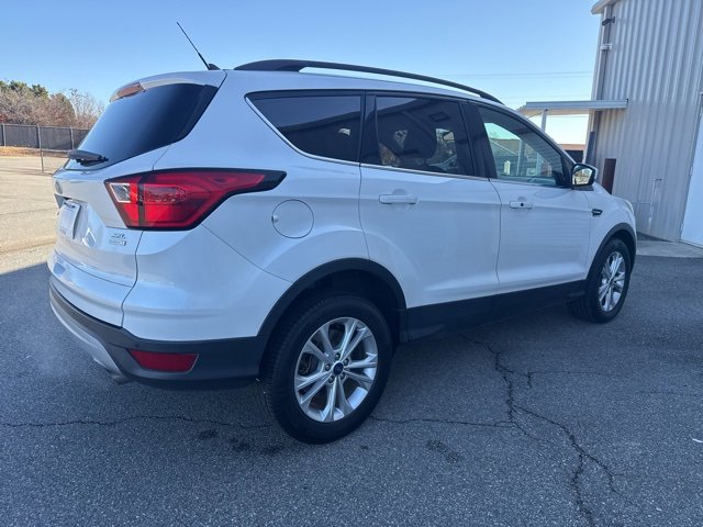 Used 2019 Ford Escape SEL image 3