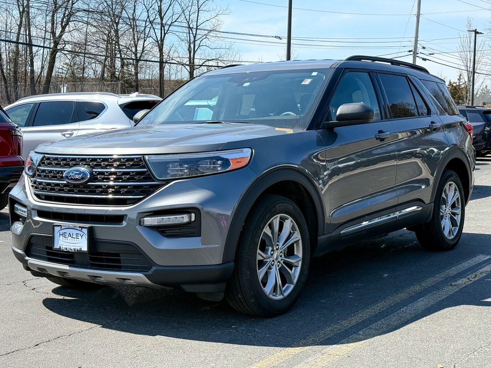 Used 2023 Ford Explorer XLT w/ Equipment Group 202A AWD/4WD image 3