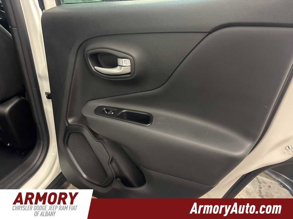 Used 2023 Jeep Renegade Latitude image 26