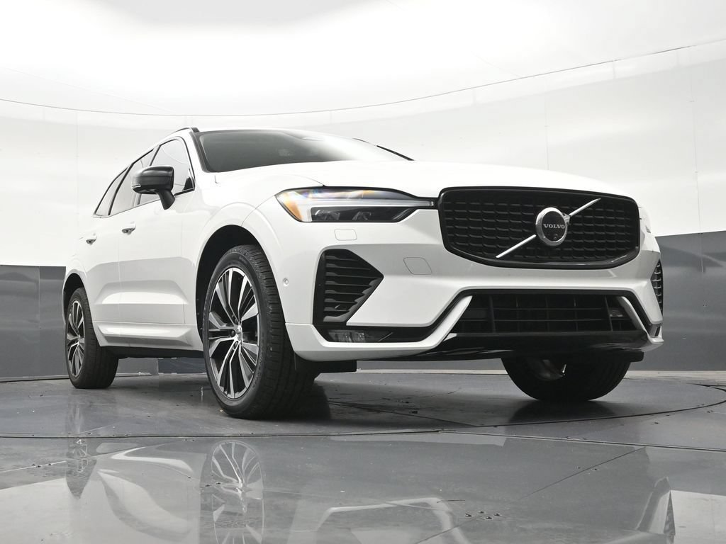 Certified 2024 Volvo XC60 B5 Plus w/ Climate Package AWD/4WD image 29