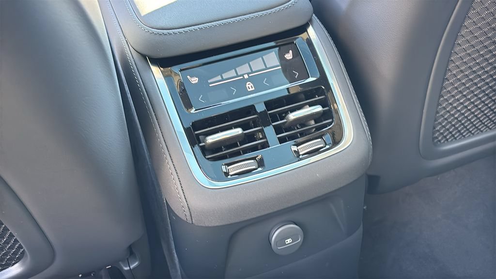 New 2026 Volvo XC90 T8 Plus AWD/4WD image 9