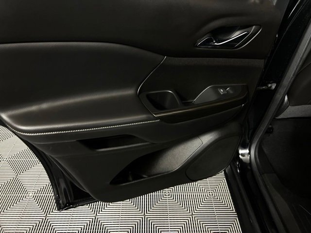 Used 2023 GMC Acadia SLT image 24