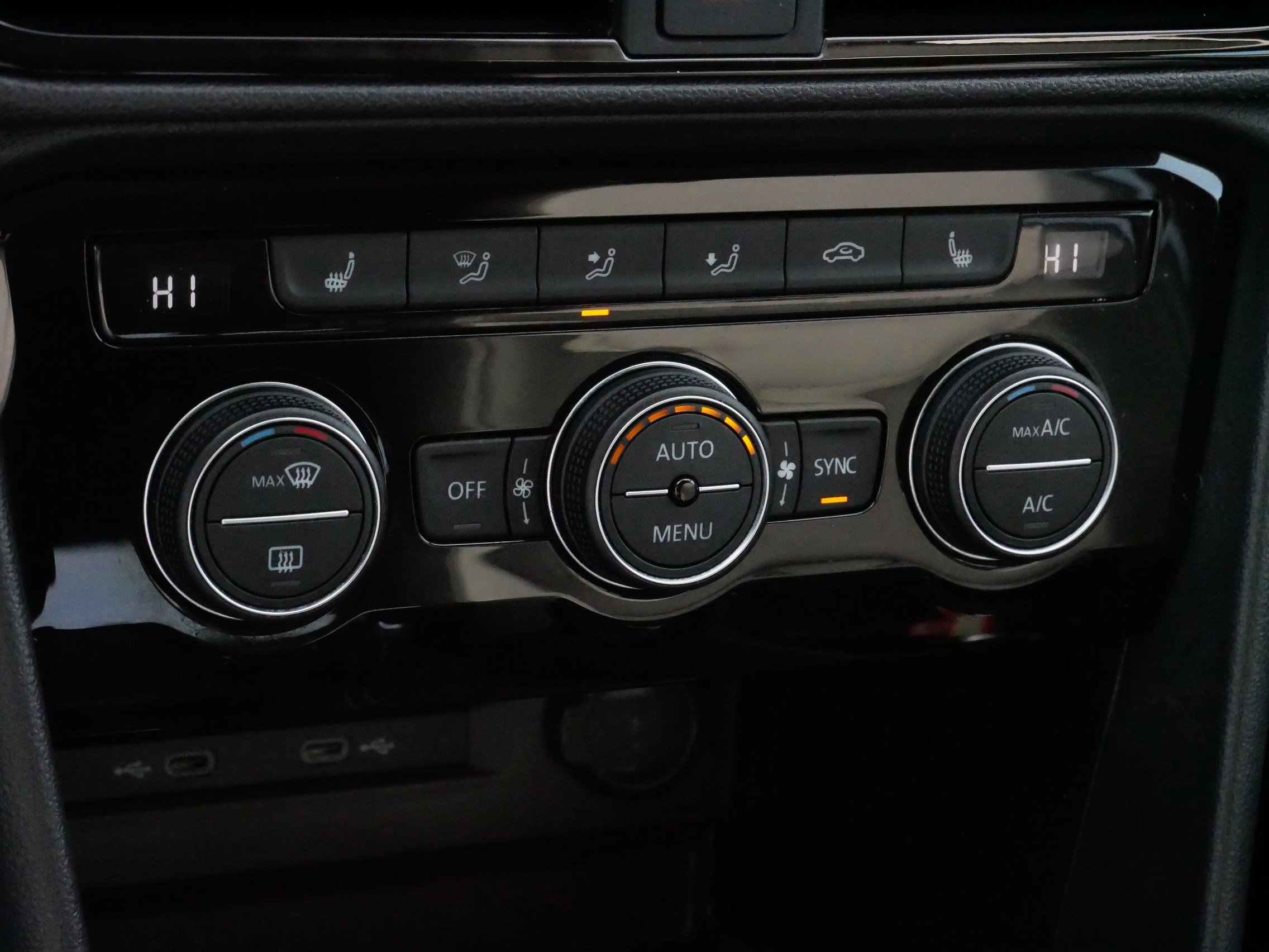 Certified 2023 Volkswagen Taos SEL image 23