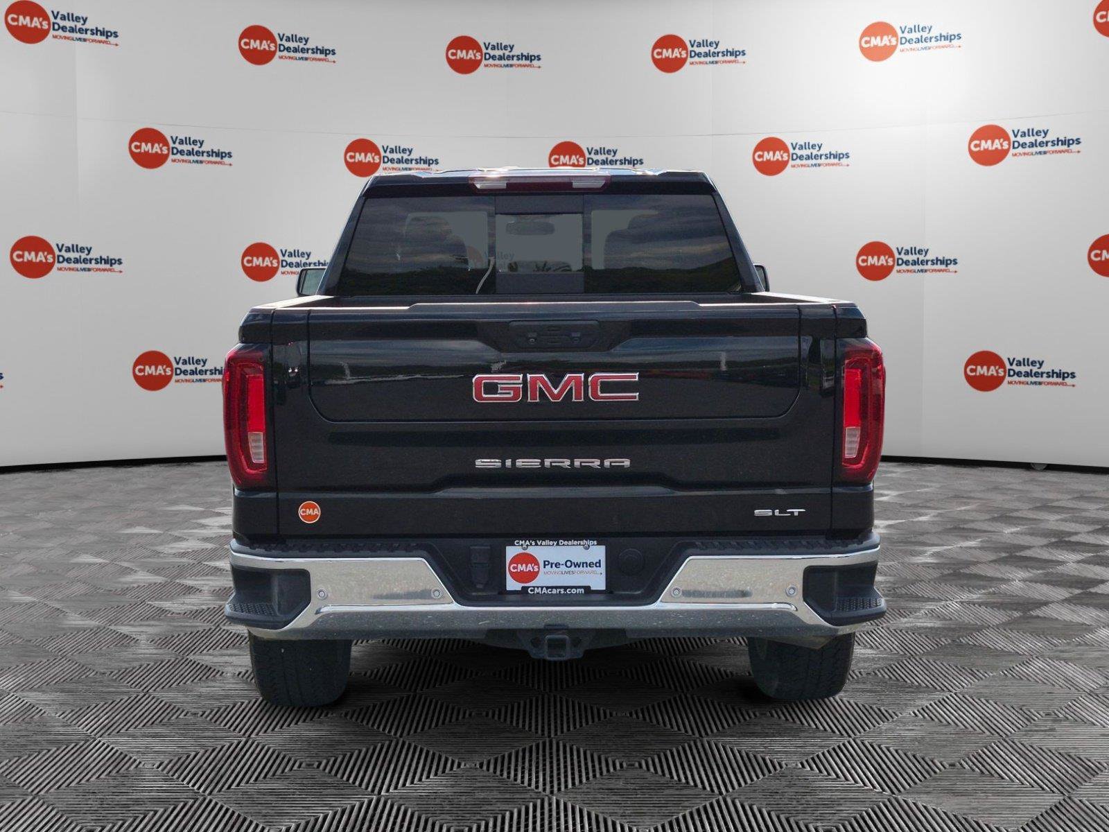 Used 2023 GMC Sierra 1500 SLT w/ SLT Premium Plus Package AWD/4WD image 4