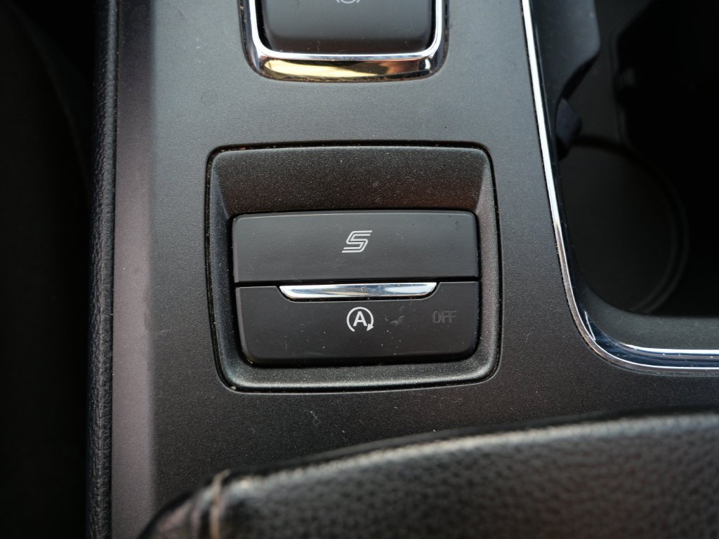 Used 2020 Ford Fusion SE FWD image 22