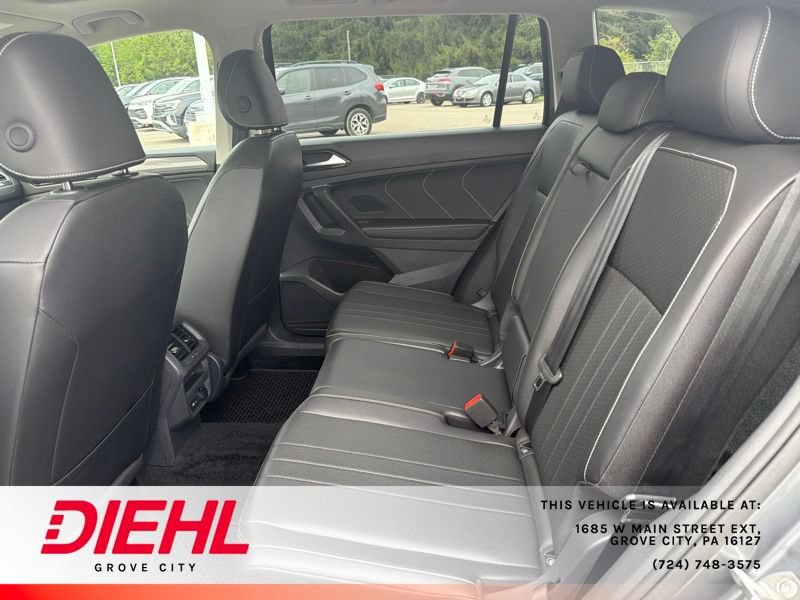 Used 2024 Volkswagen Tiguan SE AWD/4WD image 17