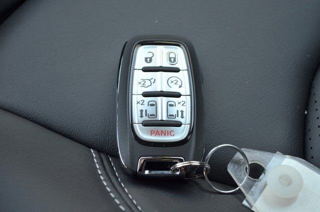 New 2026 Chrysler Pacifica Select image 26