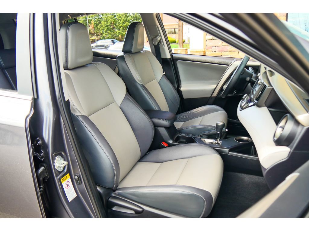 Used 2015 Toyota RAV4 Limited image 15