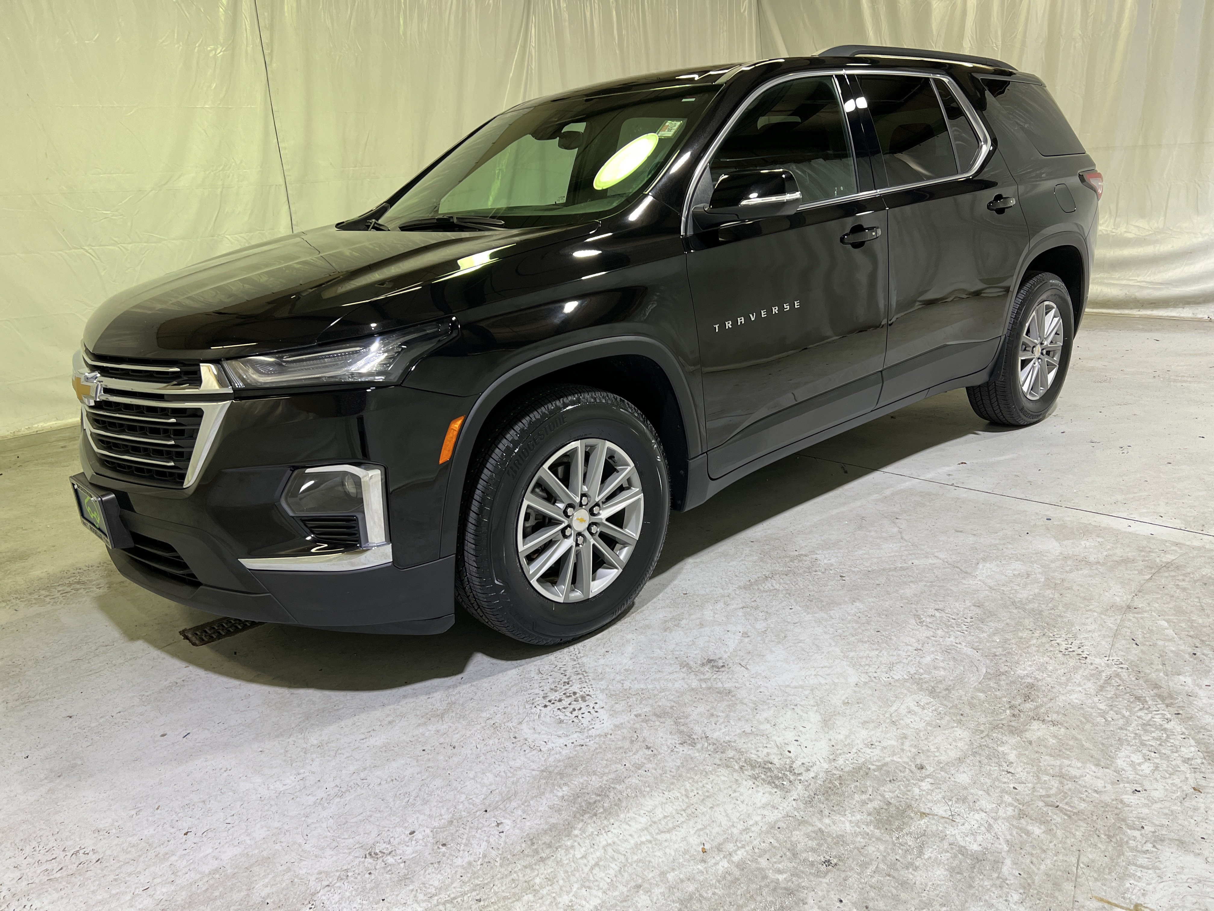 Certified 2023 Chevrolet Traverse LT FWD image 6