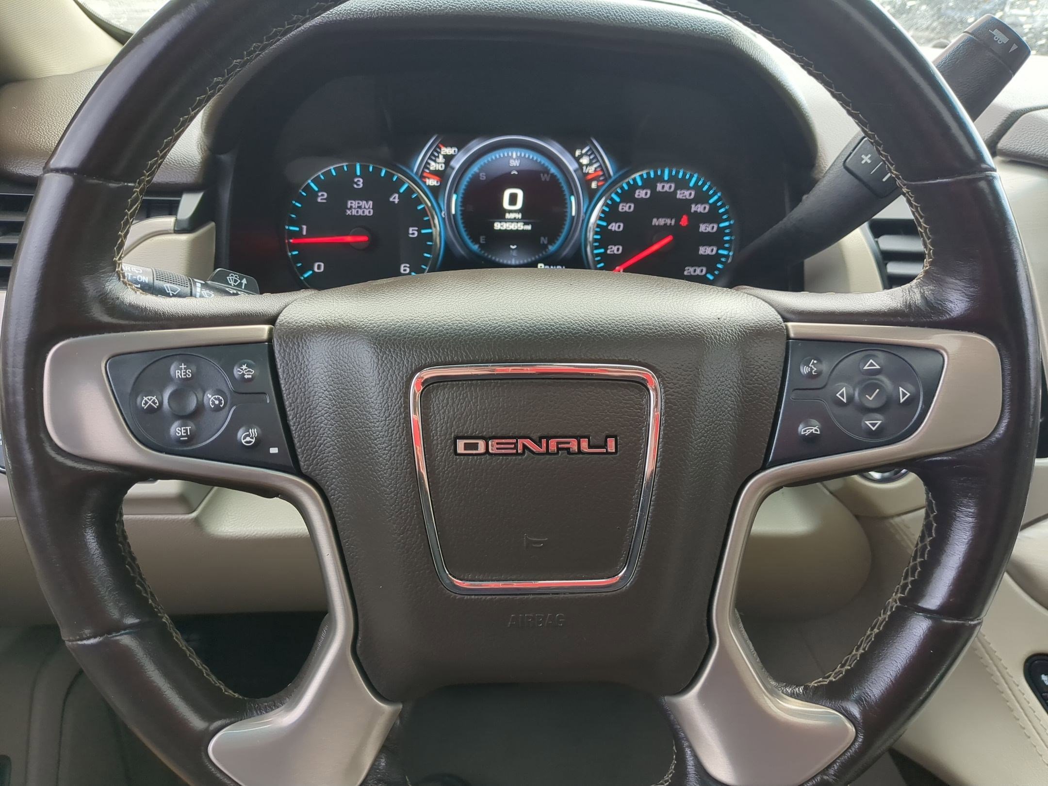 Used 2019 GMC Yukon Denali image 16