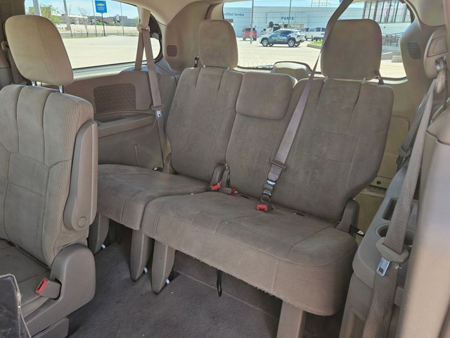 Used 2012 Chrysler Town & Country Touring image 18