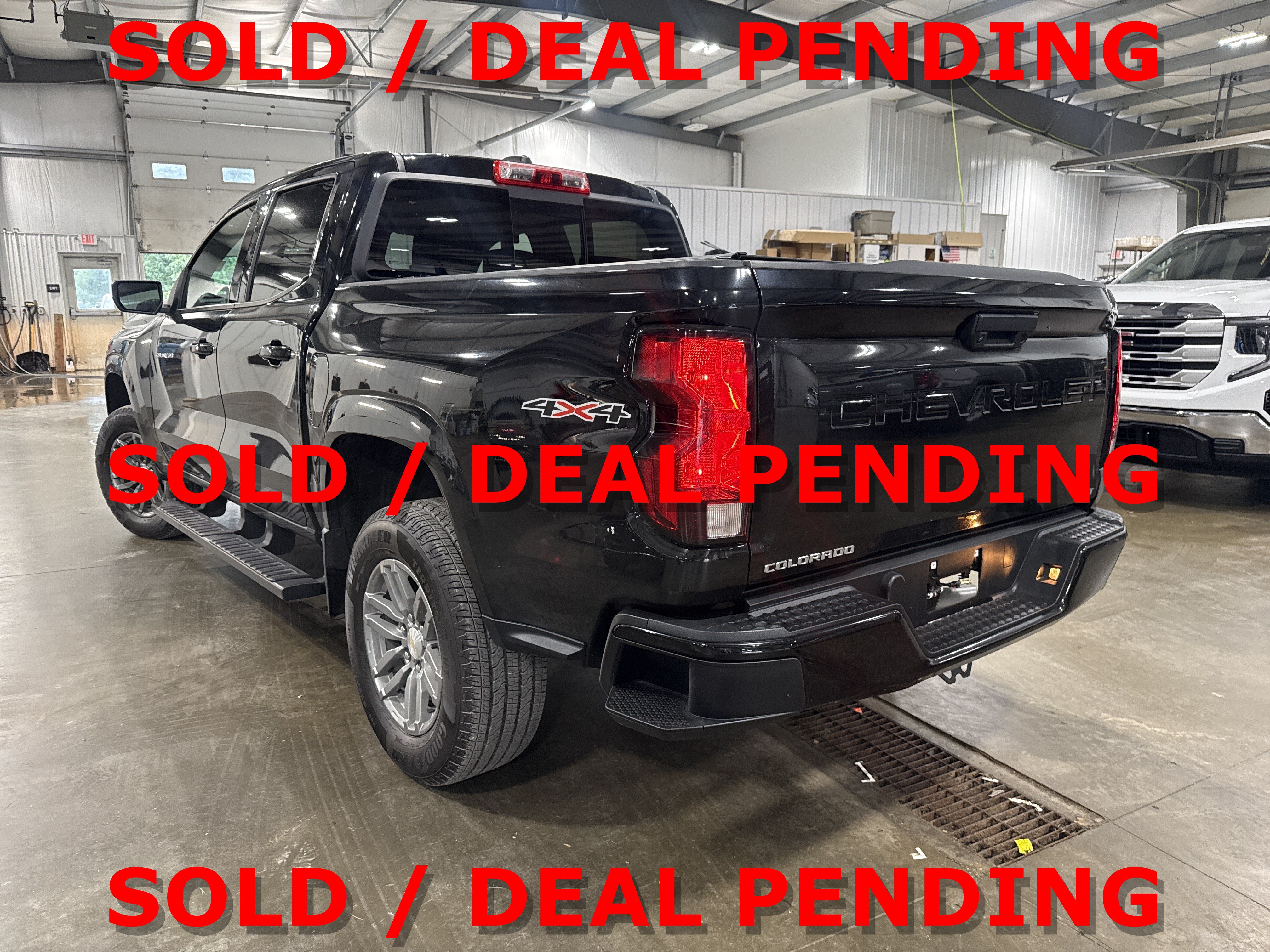 Used 2024 Chevrolet Colorado LT w/ LT Convenience Package AWD/4WD image 4
