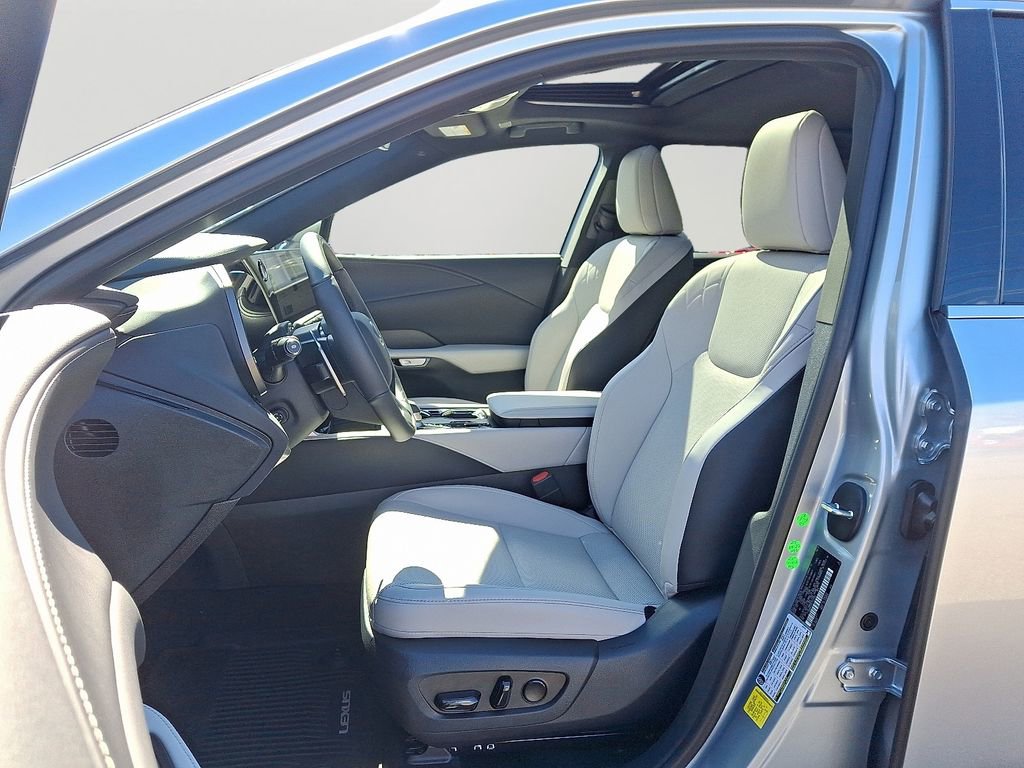 Used 2025 Lexus RX 350 F Sport w/ Convenience Package image 14