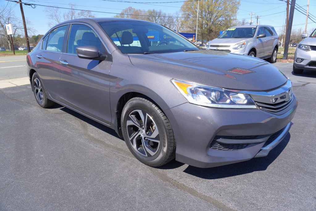 Used 2017 Honda Accord LX image 4