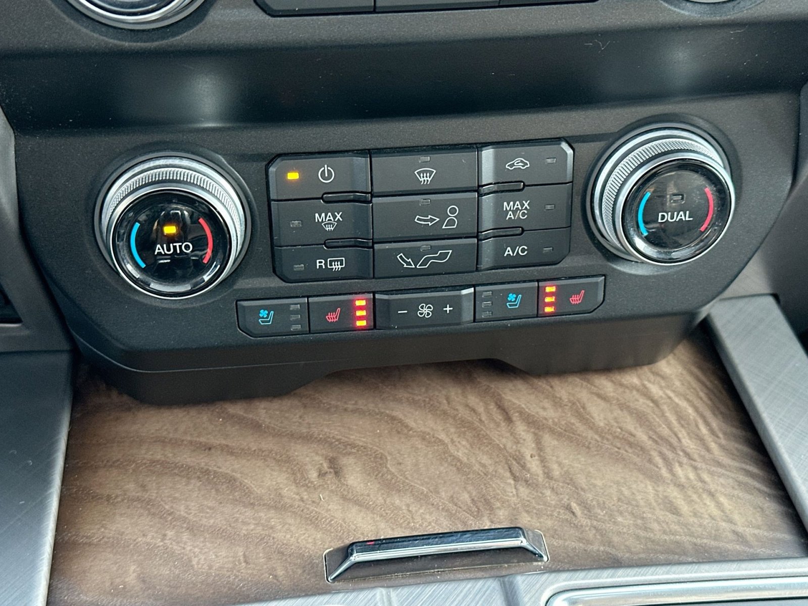 Used 2020 Ford F150 Limited w/ Trailer Tow Package image 27